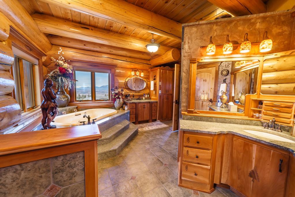 Coyote Bluff Estate Bed & Breakfast Somers Bagian luar foto